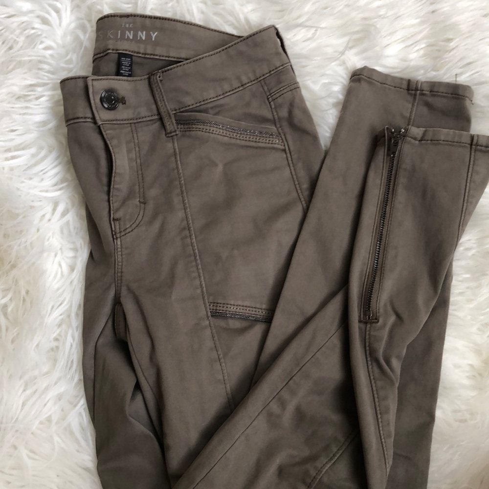 White House Black Market ankle skinny jeans